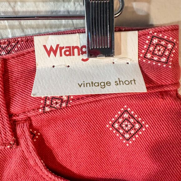Wrangler High-Rise Denim Cutoff Shorts, Diamond Bay, Size 2/26 , Vintage esque - Picture 3 of 9